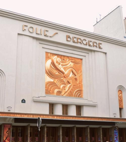 Maison Mère - Going out in Paris 9 : The best theaters
