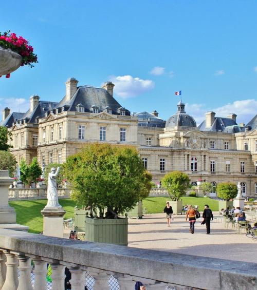 Maison Mère - The bests spots to picnic in Paris